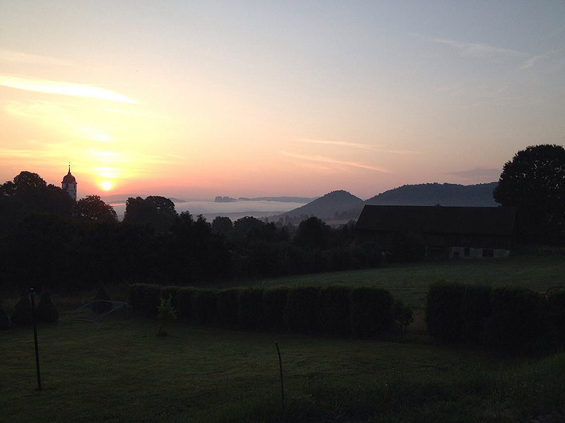 Sonnenaufgang am Landhaus Böhmer